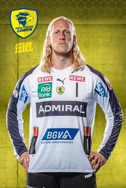 Mikael Appelgren ist eiskalt zwischen den Pfosten und ein Spaßvogel neben der Platte | Foto: ps