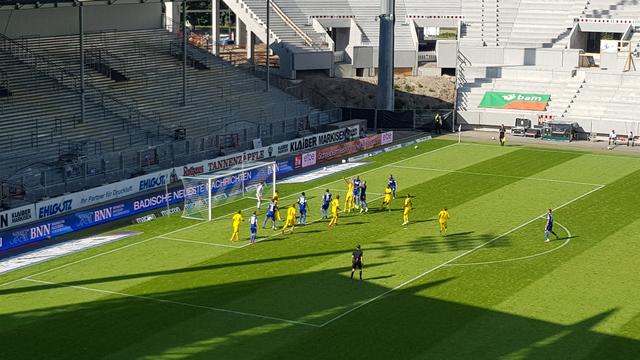 Hohe Bälle brachten nicht den gewünschten Erfolg für den KSC