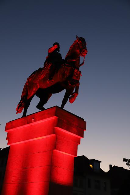 Night of Light in Landau, Reiter vor dem Rathaus | Foto: Torsten Frech