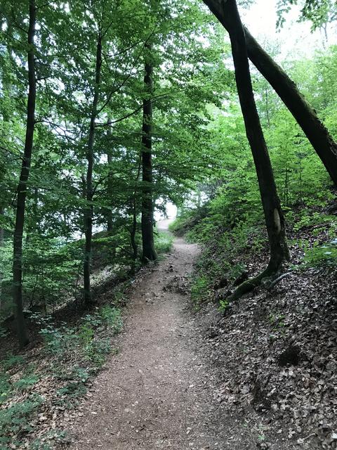 Schmal und steil wird es vorm Adlerbogen