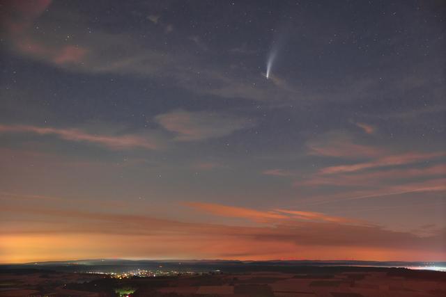Gestern gegen Mitternacht ist dieses Foto entstanden. Ich war an der Heuchelberg Warte bei Schwaigern. So langsam soll die Sichtbarkeit wieder abnehmen. Wer also noch einen Blick oder ein Foto ergattern möchte, sollte sich sputen.  | Foto: Gerhard Quarda 
