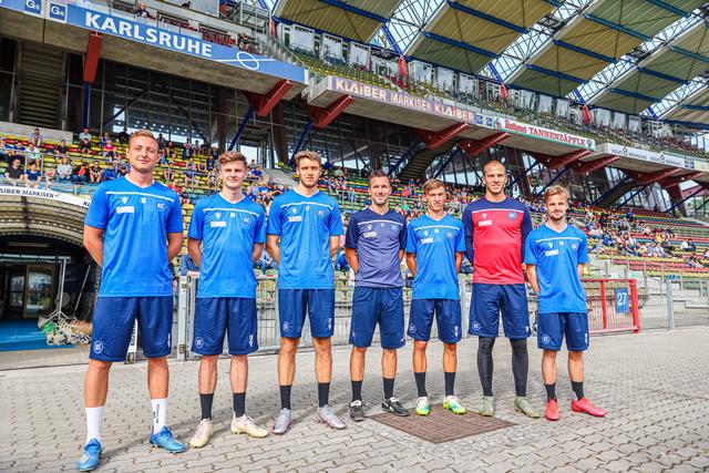 Die Neuen mit Trainer Christian Eichner | Foto: www.tmc-fotografie.de