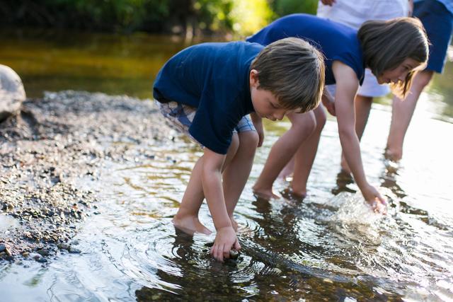 Auch an warmen Sommertagen lässt es sich auf dem Barfußpfad sehr gut aushalten.  | Foto: SoonTeam/Barfußpfad Bad Sobernheim