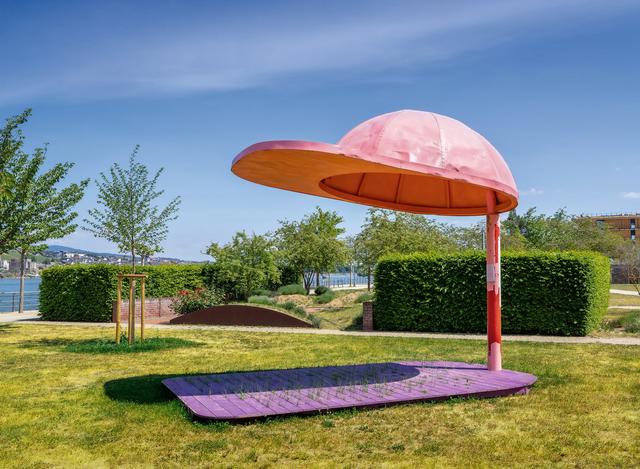 Rund 20 Kunstwerke verschiedener Künstler sind noch bis Sonntag, 4. Oktober, entlang des Rheinufers und an ausgewählten Orten in der Binger Innenstadt zu sehen.  | Foto: soonteam cc /  Skulpturen-Triennale