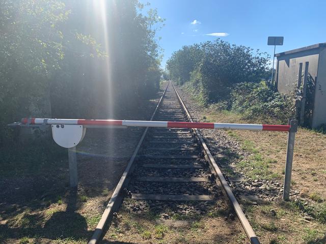 Parallelen treffen sich nur in der Ansicht irgendwann. Ansonsten bleibt die Theorie von der Unendlichkeit. | Foto: Franz Walter Mappes