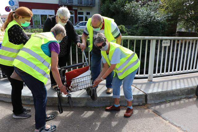 Der Seniorenbeirat Dudenhofen untersucht, wie seniorengerecht die Ortsmitte ist | Foto: Heike Schwitalla