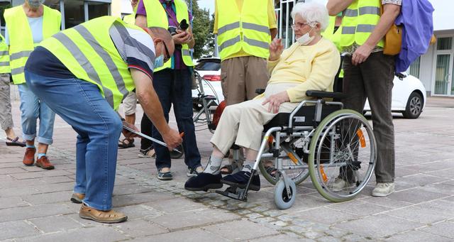 Der Seniorenbeirat Dudenhofen untersucht, wie seniorengerecht die Ortsmitte ist | Foto: Heike Schwitalla