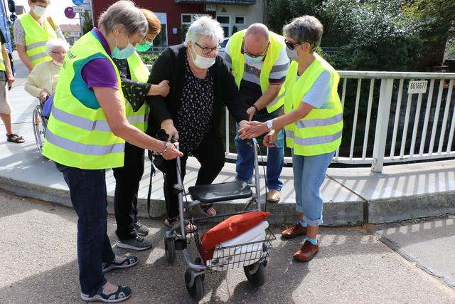Der Seniorenbeirat Dudenhofen untersucht, wie seniorengerecht die Ortsmitte ist | Foto: Heike Schwitalla