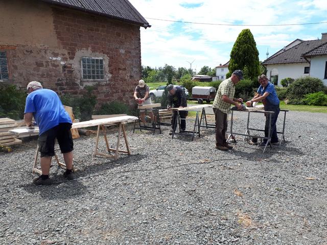 Hinter dem Gasthaus Neumayer in Weselberg wurden die Bretter dann auch geschliffen | Foto: Privat