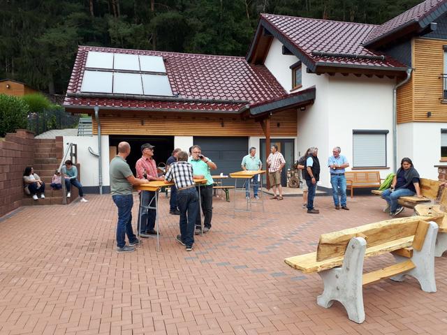 Bei der Übergabe | Foto: Privat