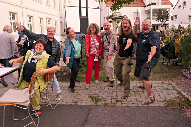 Es läuft - und wie! Stimmung bei den ehrenamtlichen Helfern | Foto: Brigitte Melder
