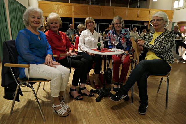 Die Damen fühlten sich sichtlich wohl im Theater | Foto: Brigitte Melder