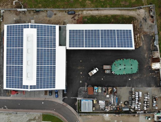 Auf dem Dach des Bauhofs der Gemeinde erzeugen nun zwei Photovoltaikanlagen erneuerbare Energie.