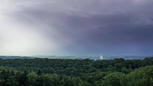 Blick von der Sickinger Höhe auf ein aufziehendes Unwetter im August, im benachbarten Saarland.