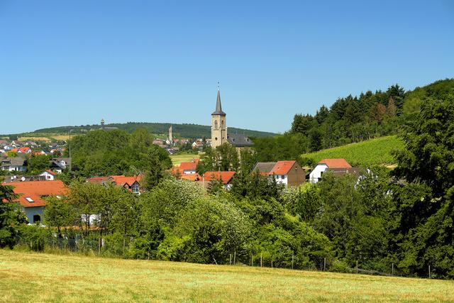 Der Ortsteil Genheim der Gemeinde Waldalgesheim im Landkreis Mainz-Bingen wird bei der Wanderung auf der Rhein-Nahe-Schleife passiert | Foto: soonteam