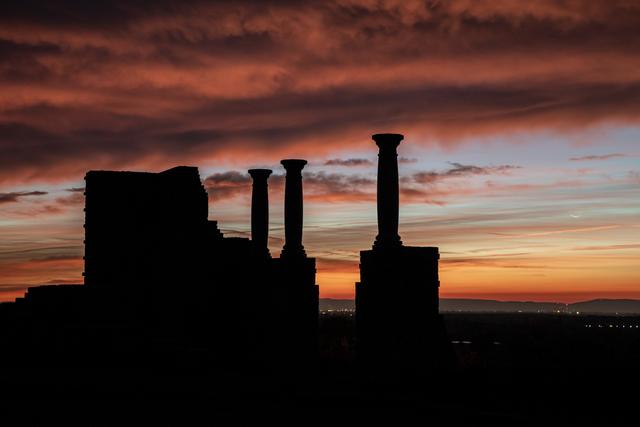 Morgenröte über dem Römischen Weingut Weilberg  | Foto: privat/Georg Beck