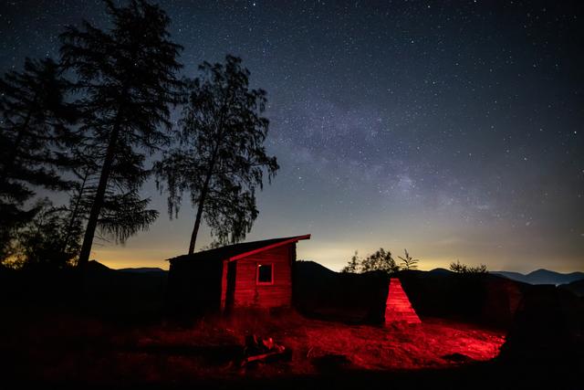 Bei Annweiler: Kirschfelsen mit Milchstraße | Foto: privat/Georg Beck