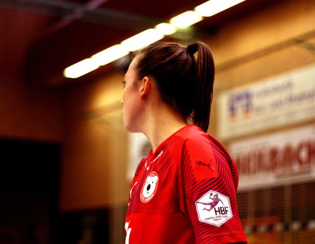 "Ella" Fabritz, Kreisläuferin bei den Kurpfalz Bärinnen, machte in Blomberg-Lippe eine gute Partie...
Text/Foto Wolfgang Merkel