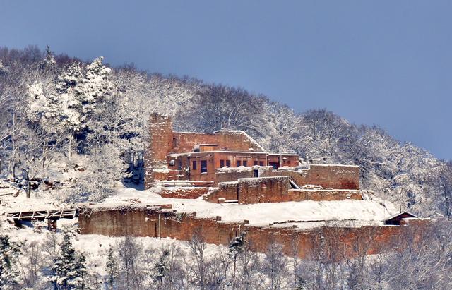 Januar 3: Rietburg im Winter.  | Foto: Hans-Jürgen Janda