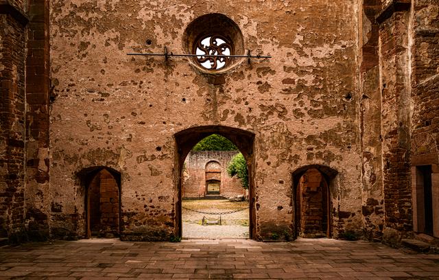 April 11: Klosterruine Limburg | Foto: Peter Conzelmann