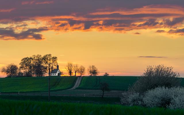 April 8: Kriegergedächtniskapelle bei Reifenberg  | Foto: Sebastian Frohnhöfer