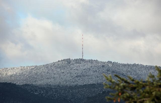 Dezember 8: Erster Schnee auf dem Weinbiet | Foto: Horst-Werner Kasch