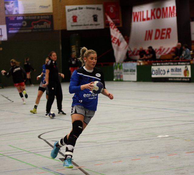 Nathalie Hendrikse, Rechtsaußen, seit 2019 bei der NSU. Kam aus der norwegischen Liga nach Neckarsulm.
Text/Foto Wolfgang Merkel