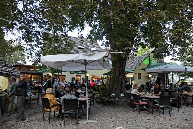 Gut besuchter Biergarten der Waldmühle | Foto: Brigitte Melder