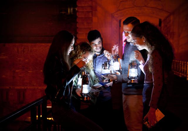 Des Nachts mit der Laterne durch Germersheim: am Samstag, 24. Oktober, um 18.30 Uhr. | Foto: Britta Hoff