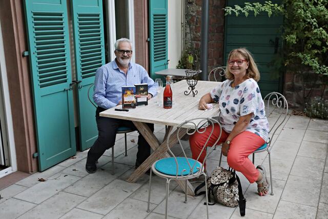 Bei einem Gläschen Sekt beenden wir das Interview | Foto: Johann-Peter Melder