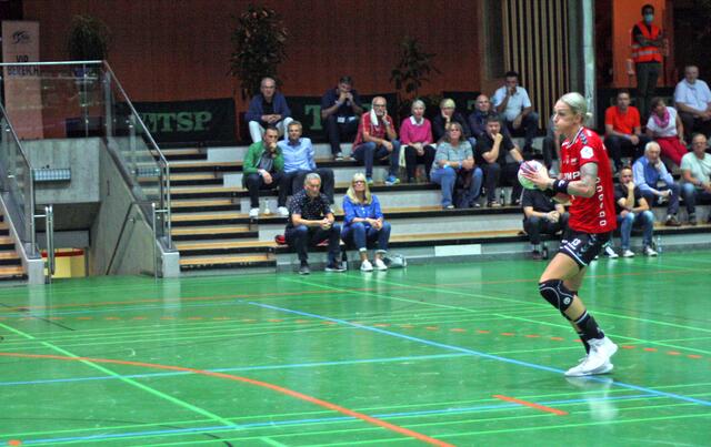 Luisa Schulze, die deutsche Nationalspielerin, erzielt nach einem Konter in der dritten Minute den ersten Treffer...
Foto Wolfgang Merkel