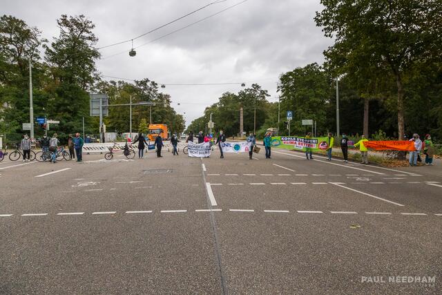 Menschenkette durch Karlsruhe | Foto: Paul Needham