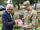 Minister Roger Lewentz erklärt dem Kommandeur der U.S. Army Garrison Rheinland-Pfalz, Colonel Vance J. Klosinksi, die Bedeutung des rheinland-pfälzischen Wappens während seines Besuches in der Militärgemeinde Baumholder am 13. August . Foto: Jason Tudor/U.S. Army