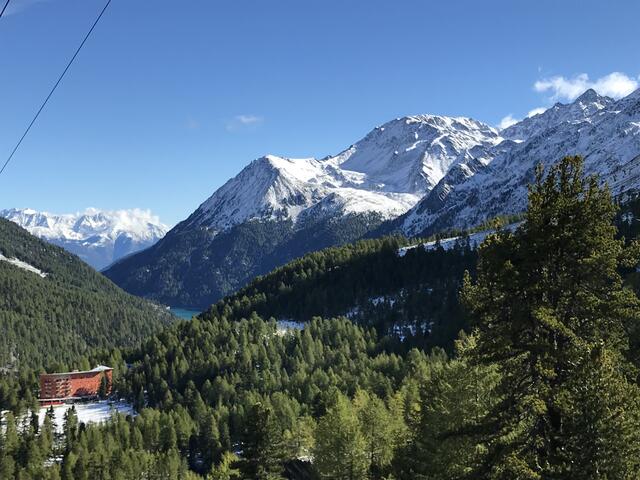 Blick auf Hotel Paradiso und Zufritt-Stausee | Foto: cke