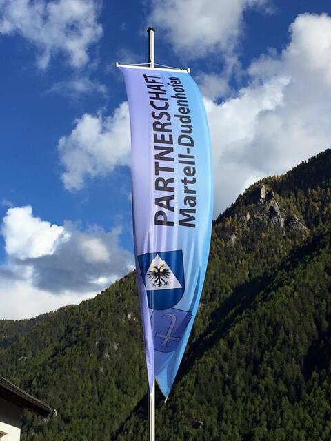 Partnerschaftsfahne Martell/Dudenhofen | Foto: cke