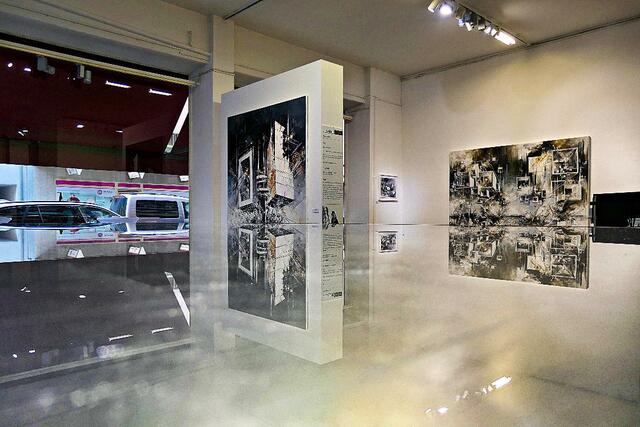 Dank spiegelblankem Tisch ein toller Effekt und man sieht doppelt | Foto: Brigitte Melder