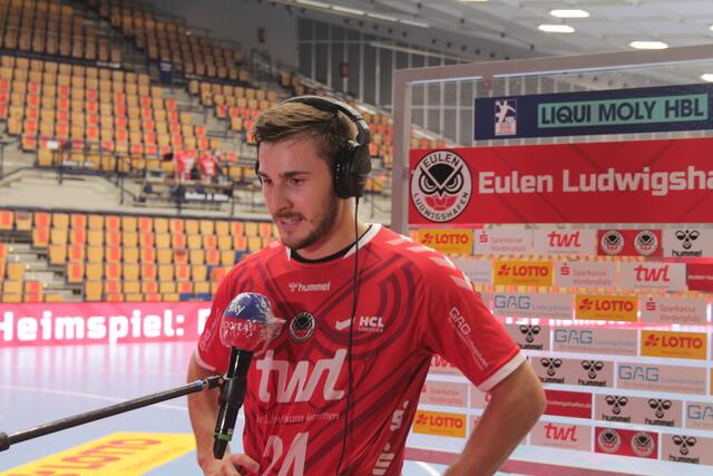 Pascal Bührer beim Interview nach dem Spiel (Foto Michael Sonnick)