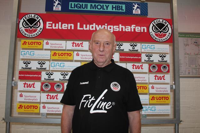 Dem Betreuer Günter Thomas machte die Eulen am 68. Geburtstag kein Geschenk (Foto Michael Sonnick)
