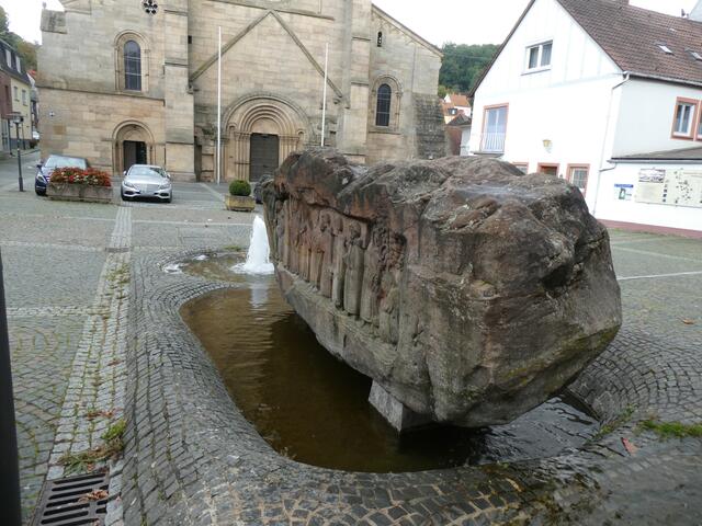 Platz vor der Abteikirche in Otterberg