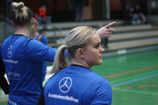 Anouk Nieuwenweg, Neuzugang bei der NSU, will mit den Blue Ladies in Oldenburg punkten...Der vierte Tabellenplatz lockt...Tanja Logvin hat die NSU wachgeküsst...
FotoArchiv Merkel+Merkel