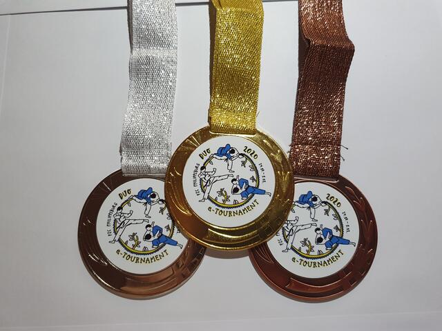 Medallien des 1.virtuellen Duo-Turniers | Foto: AN