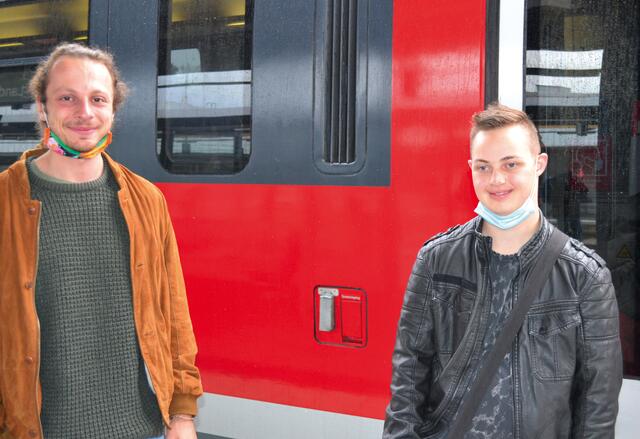 Eingespieltes Team: Einmal pro Woche sind Hani Ayache und Matti Hemberger für etwa fünf Stunden gemeinsam unterwegs. | Foto: Lebenshilfe Südliche Weinstraße/Christmann