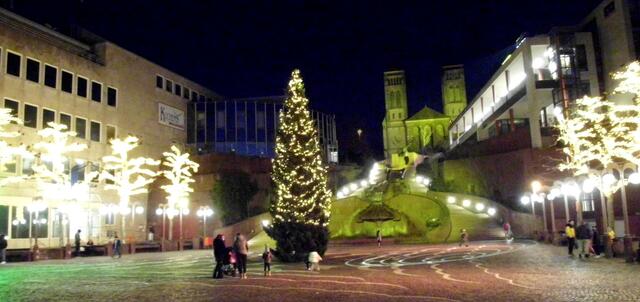 Pirmasens, Schlossplatz im Lichterglanz. | Foto: W. G. Stähle
