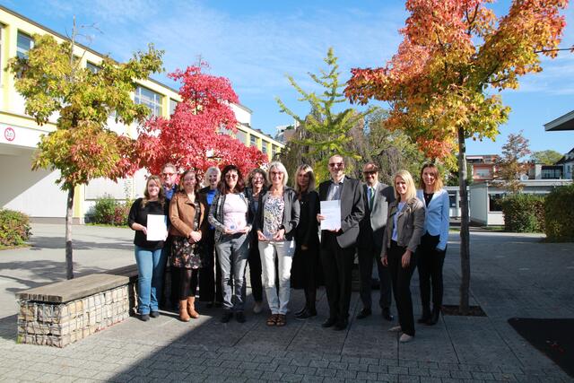 Ettlingens Oberbürgermeister Johannes Arnold vergab 2019 den Preis "Familienfreundliches Ettlingen" an die Firma Ettling AG für den neuen Betriebskinderkarten | KiTa "Kinderspinnerei" des Trägers Lenitas gGmbH | Foto: (c) Lenitas gGmbH | 2019