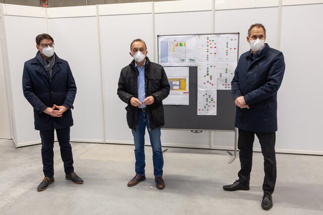  Landräte Dietmar Seefeldt  und Dr. Fritz Brechtel und Landaus Oberbürgermeister Thomas Hirsch | Foto: Paul Needham