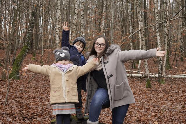Theresa Hanzen aus Kaiserslautern mit ihren beiden Kindern