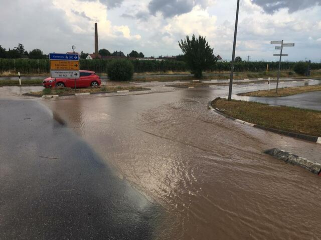 ...bis hin zur Kreisel-Kreuzung Richtung Kirrweiler. | Foto: ps