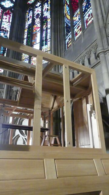 Der Einbau der neuen Chororgel | Foto: Constanze Lotz