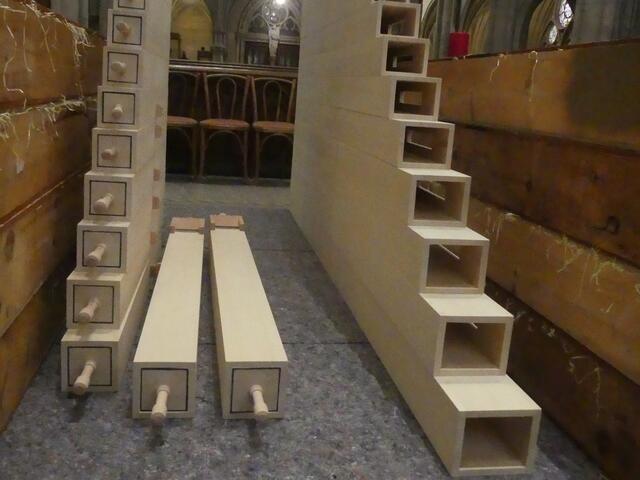 Der Einbau der neuen Chororgel | Foto: Herbert Magin