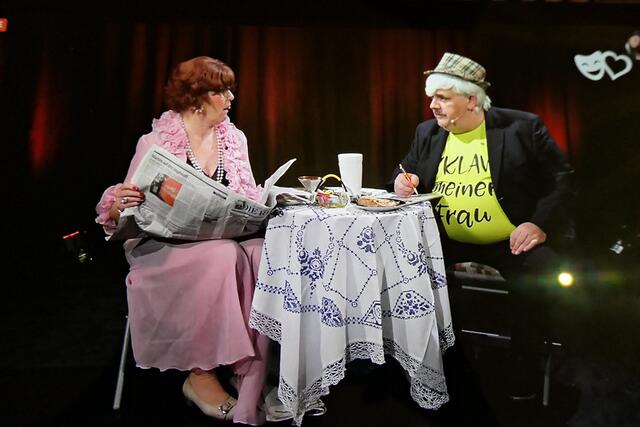 Dieter (Stefan Beyer) und Amanda (Jutta Barie-Scholl) | Foto: Brigitte Melder